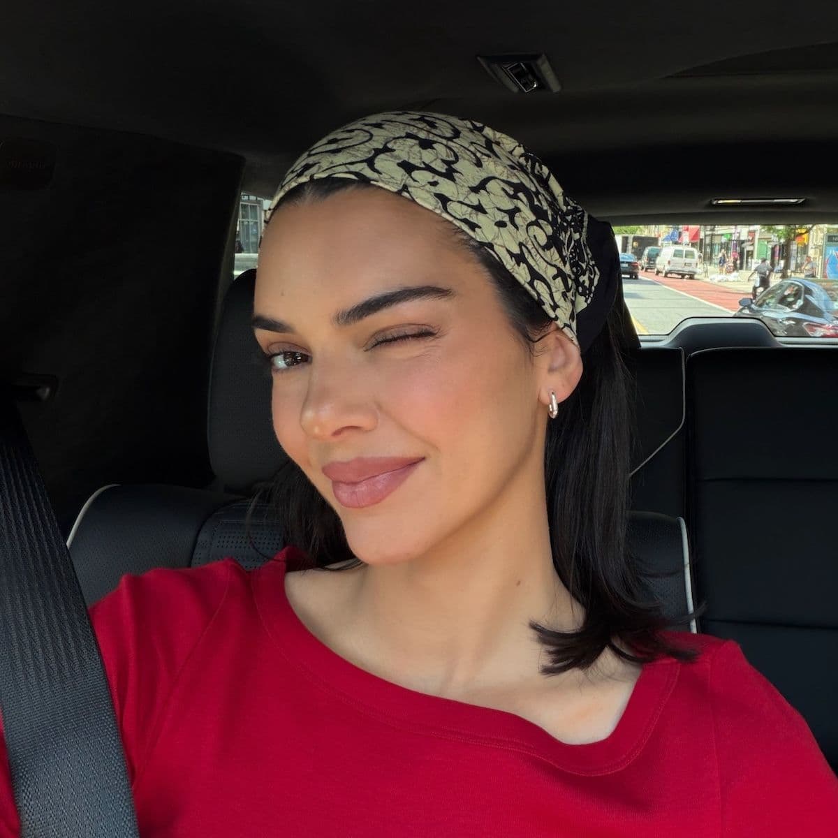  I ID'd Kendall Jenner's Favorite Sunscreen—It's Hydrating, Layers Seamlessly Under Makeup, and Has Zero White Cast 