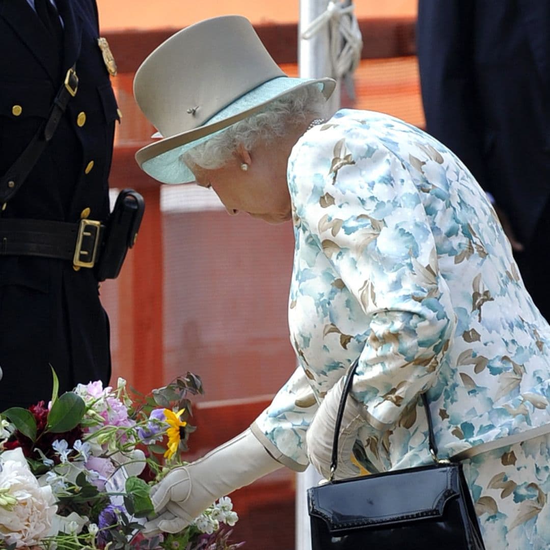 Queen Elizabeth Broke Protocol and Displayed the "Ultimate Sign of Unity" With a Once-in-a-Lifetime Move After the 9/11 Attacks