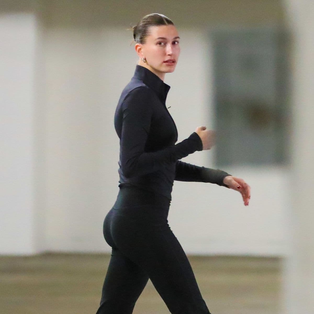  If You’re Going to Wear Leggings and Trainers in 2026, Wear Them Like This If You Want to Look Chic 