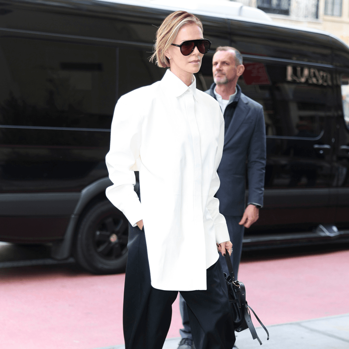  I’ll Admit It: Over-50s Style Makes Minimalism Look Chicer   