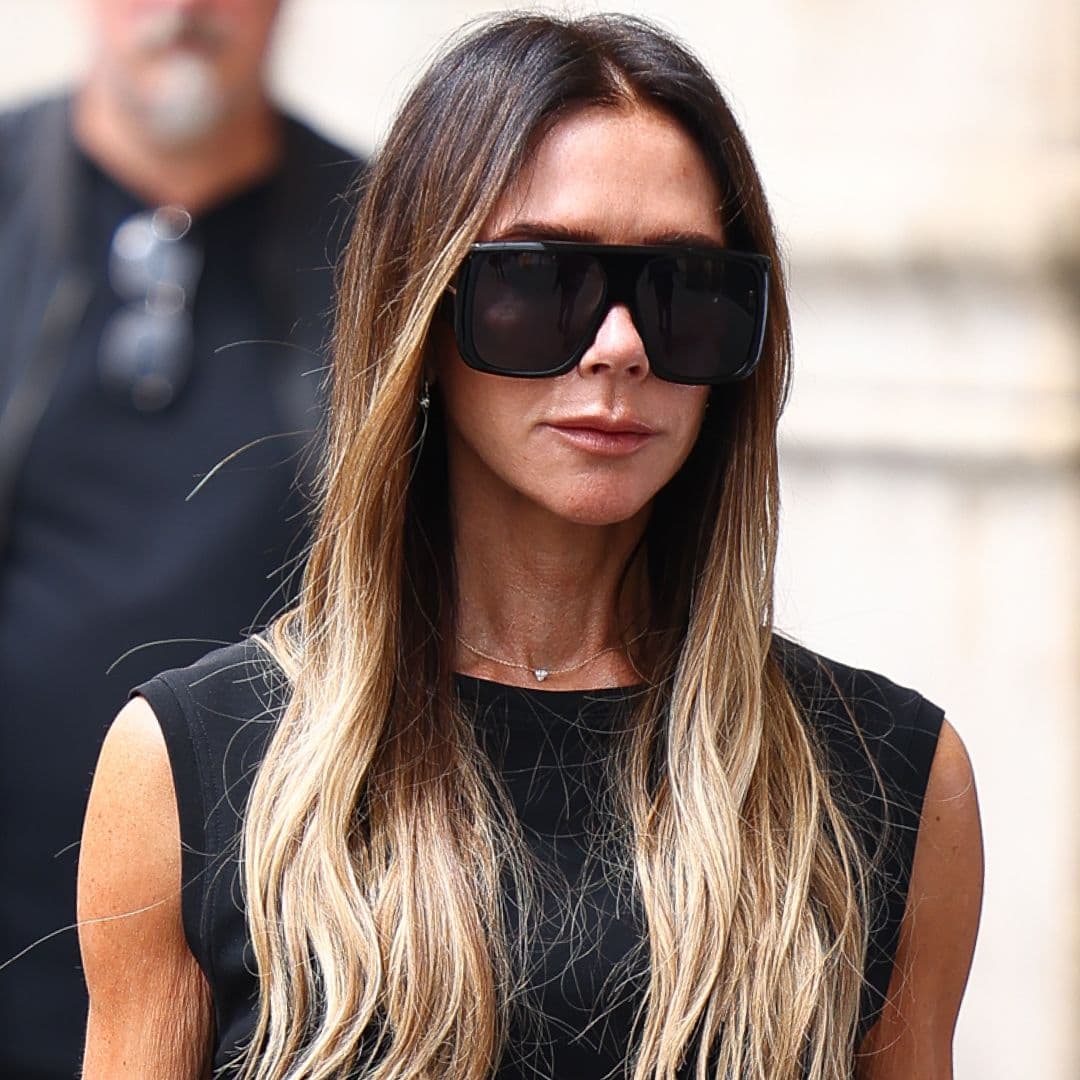  Bye-Bye, Birkin—Victoria Beckham Brought a $6,900 Basket Bag on Vacation Instead 