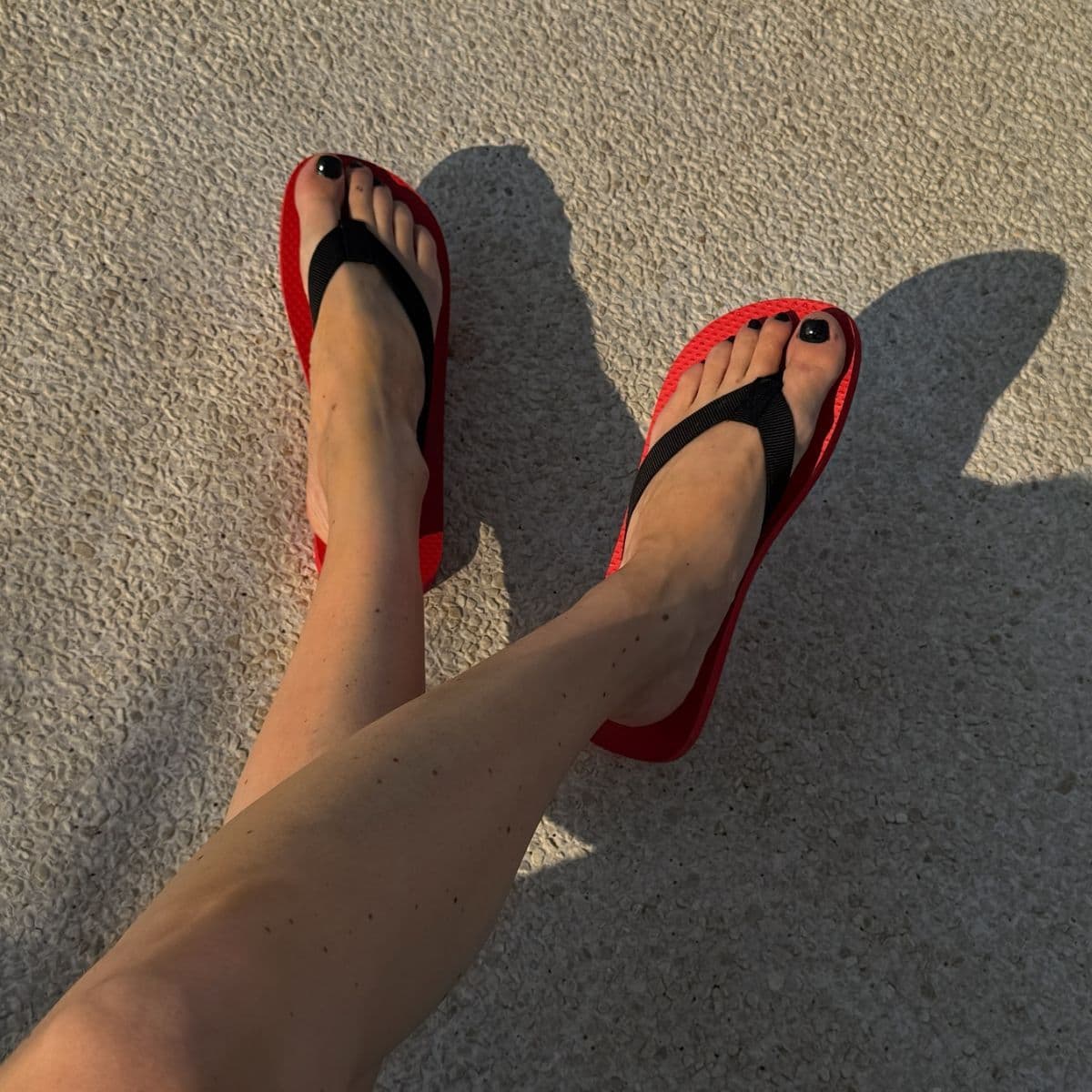 It’s Official—This Viral Olsen Twin-Approved Summer Shoe Trend Is All Fashion People Are Wearing