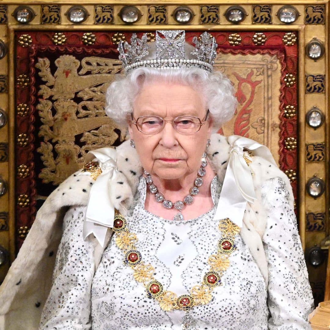 Why Queen Elizabeth Was Once Accused of “Walking Out in a Huff,” Forcing the BBC to Issue an Apology