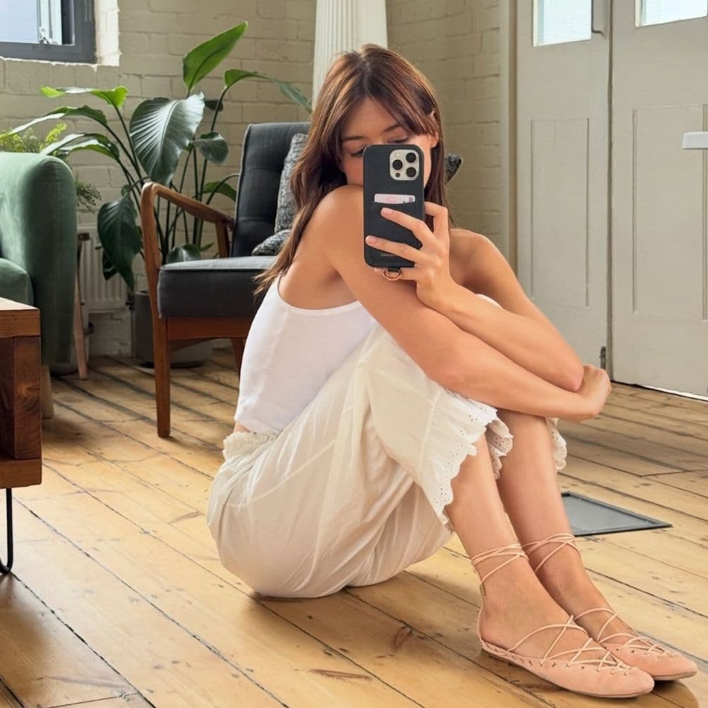  Instead of Track Shorts and Flip-Flops, the Most Stylish Londoners Are Wearing This Trouser With These Closed-Toe Shoes 
