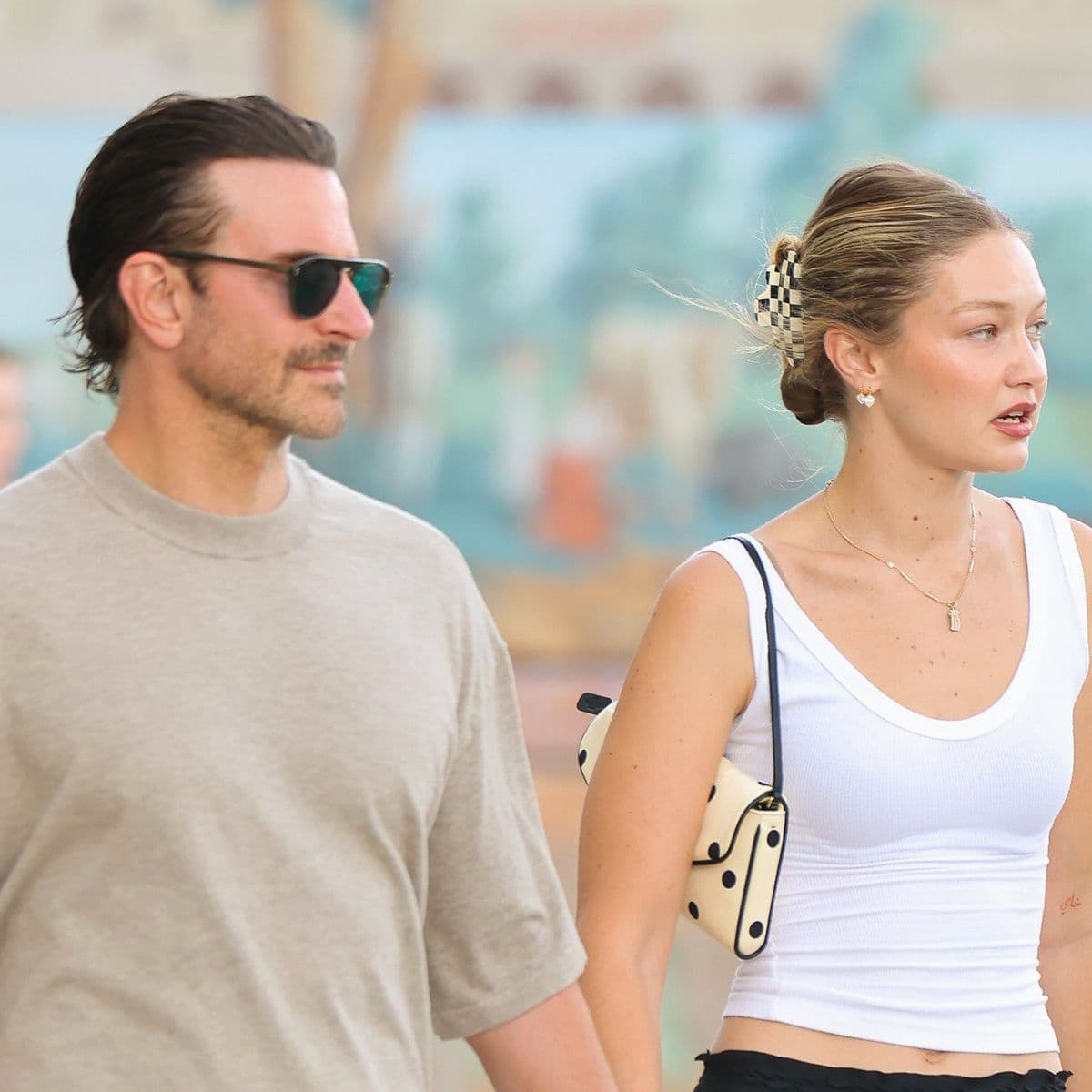 It's a Fact: The Women of Paris and Los Angeles Are All Wearing This Low-Key Date-Night Outfit