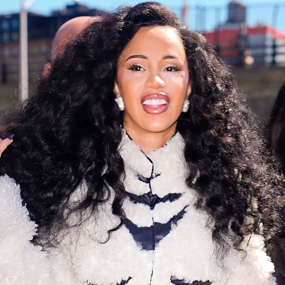  Cardi B Is Bringing Back Trend-Proof Pumps With Her Most Low-Key Leggings 