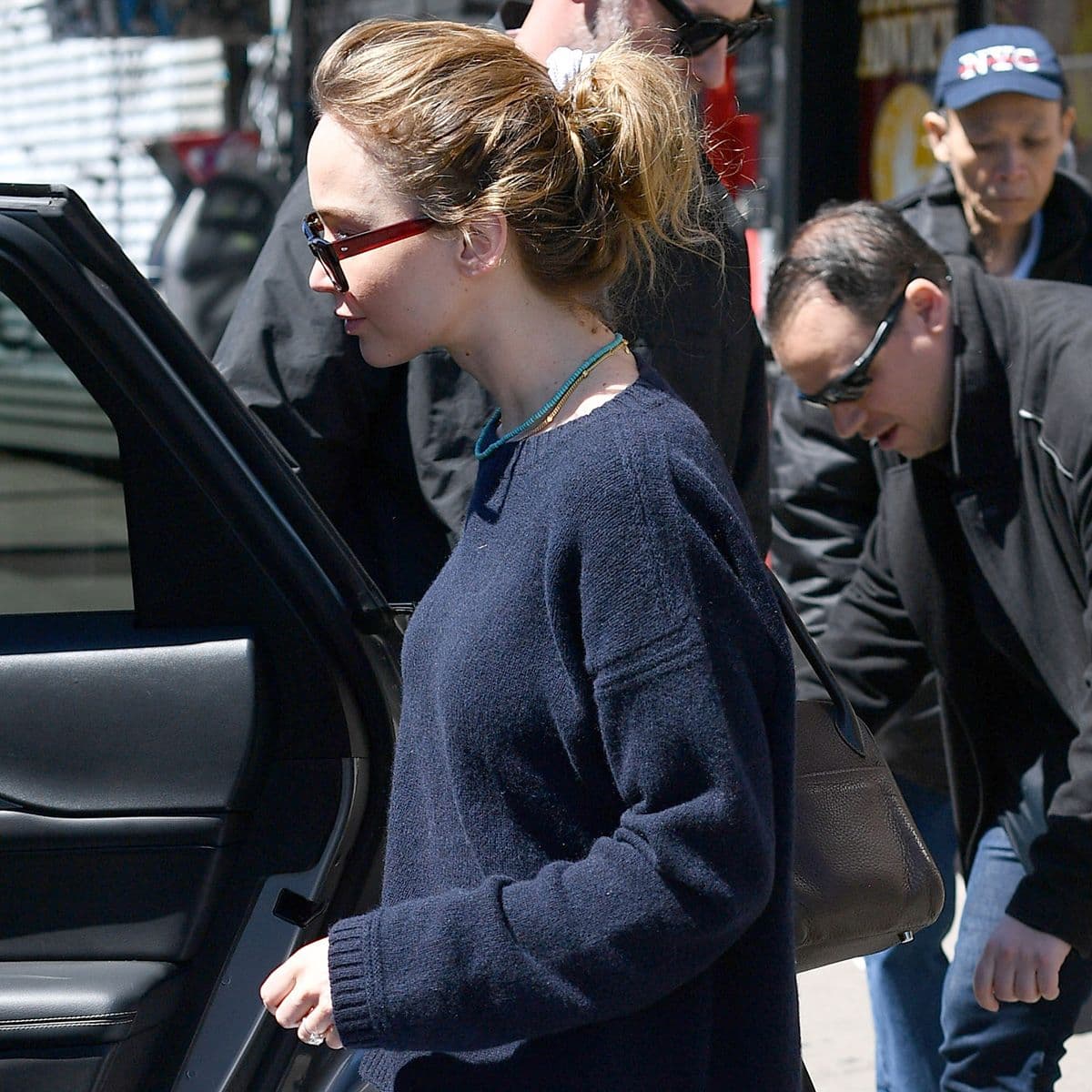 Not Jeans, Not Trousers—NY It Girls Will Be Wearing Flats With This Chic Pant Trend All Summer