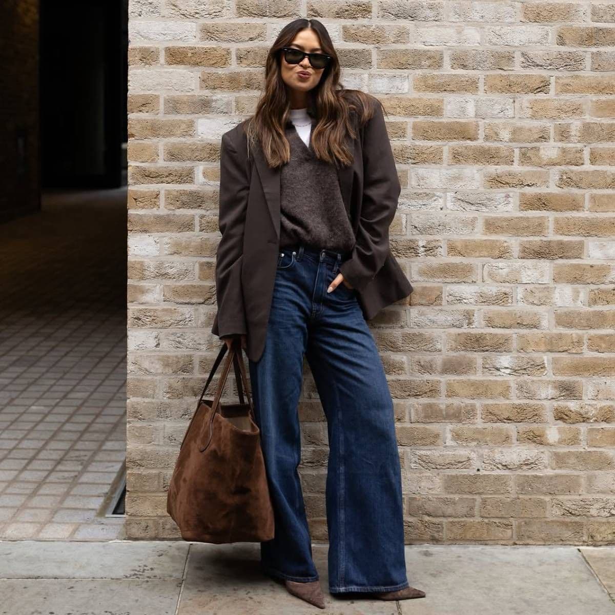  Stylish Women are Switching Black Jumpers for This Expensive-Looking Colour This Season 