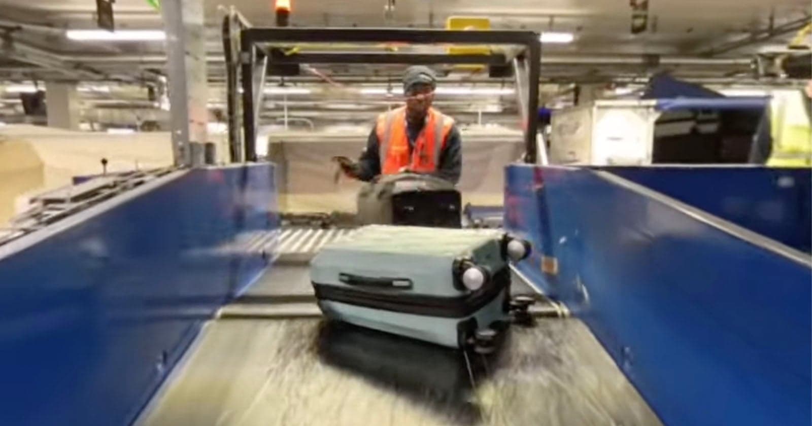 360 Camera Captures Bag’s Journey Through Airport Luggage System