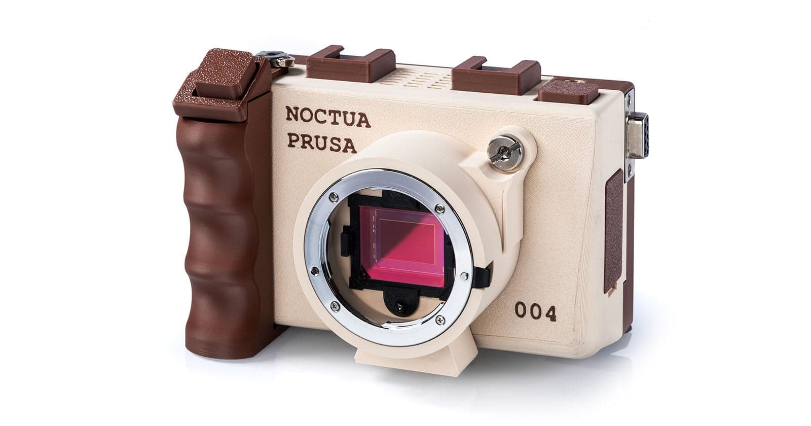 Authenticity Captured: A New Camera Battles AI-Driven Image Doubt