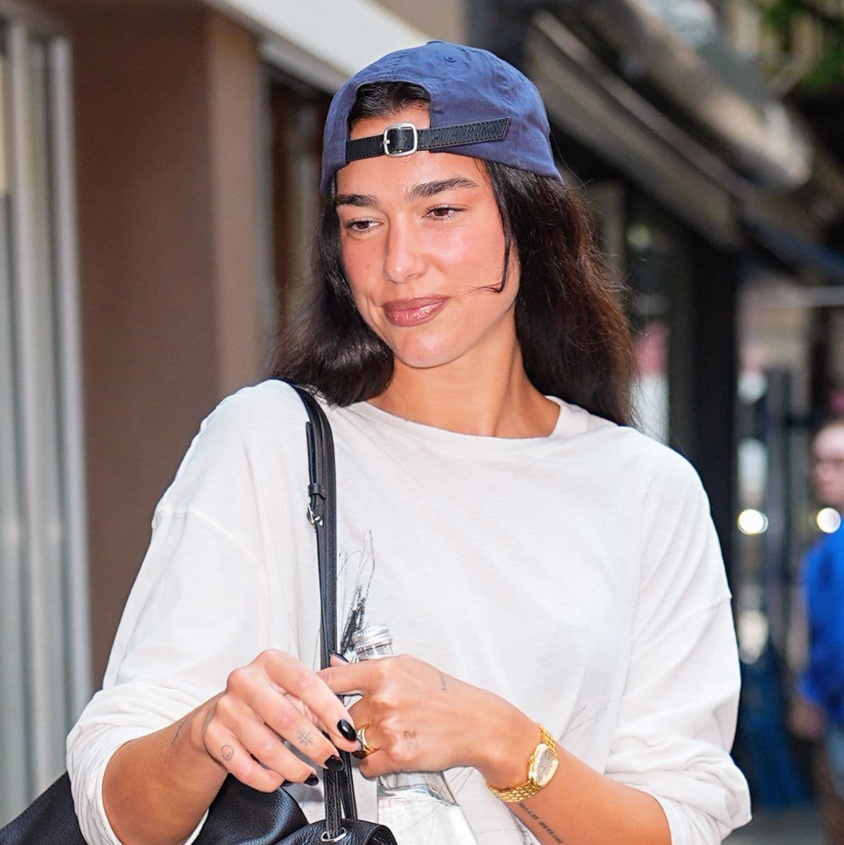 Jean Shorts Look Anything But "Dated" When Worn With This Basic Trend and Summer 2026's It Flats