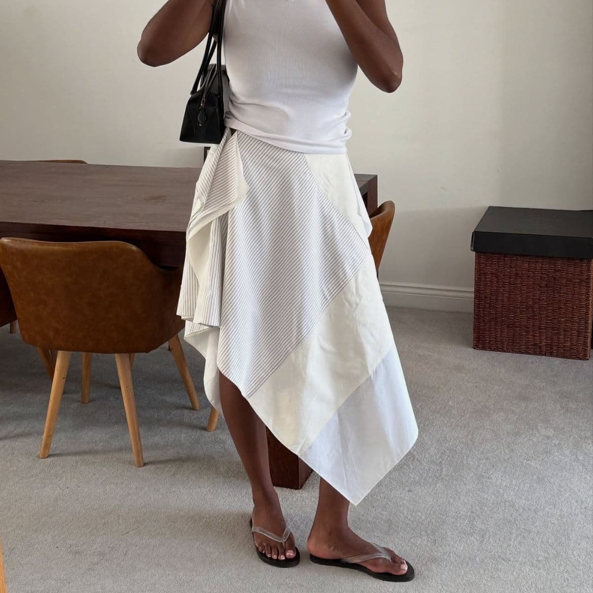 No, Not Leather: It Girls Are Wearing This Y2K Flip-Flop Trend With Shorts, Skirts and Dresses This Summer