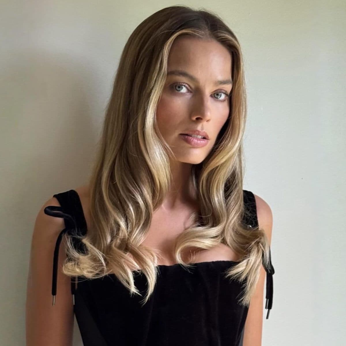 13 Chic Wedding Guest Hairstyles for Every Save the Date in Your Diary This Season