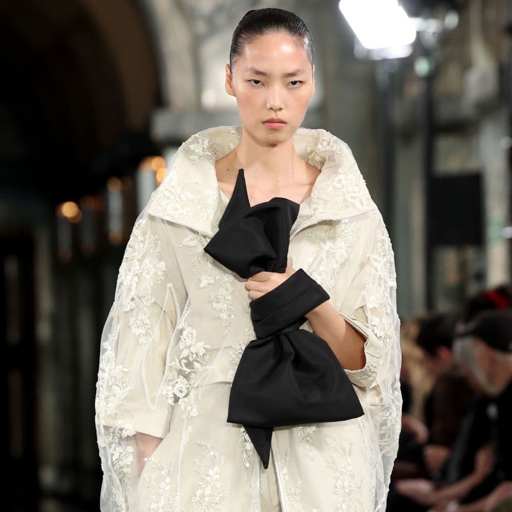 Simone Rocha Has Spoken: London It Girls Will Be Wearing Florals Like *This* and *This* Next Season
