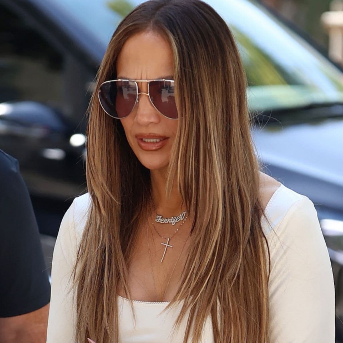 You Could Wear Black Heels, But J.Lo Is Proof That This Shoe Color Looks Better With Ivory Dresses